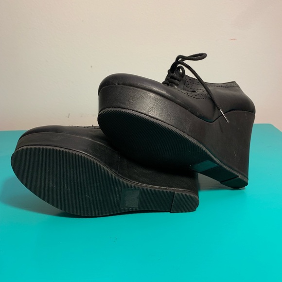 Soda Laceup Black Wedge Size 7 - Never Worn - Picture 5 of 5